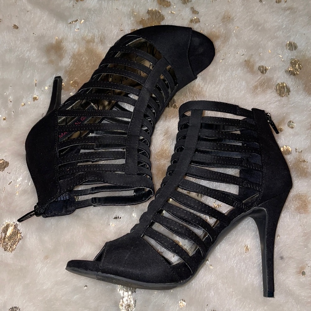 Strappy suede sandals